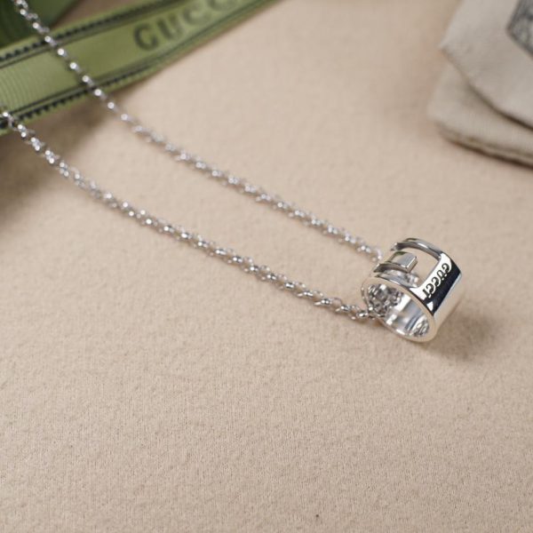 replica,repliche,fake,1:1,earrings,bracelet,ring,jewelry Collana in argento con anello con lettera G doppia cava Gucci