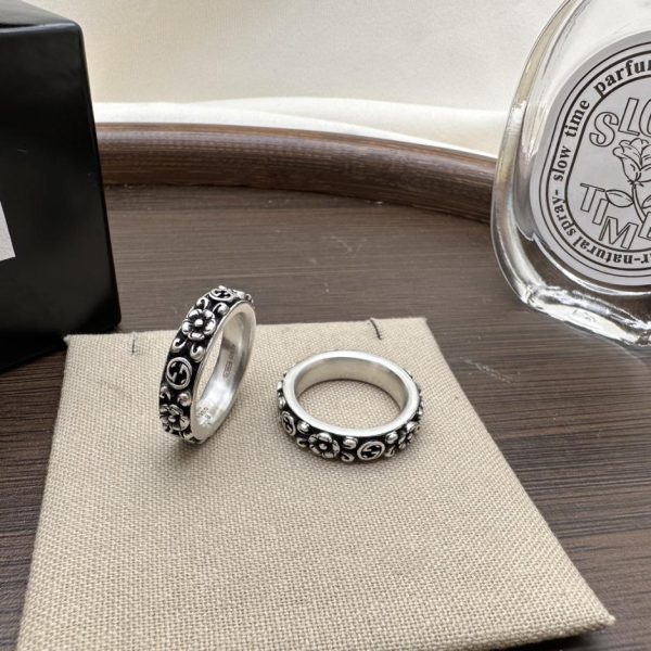 replica,repliche,fake,1:1,earrings,bracelet,ring,jewelry Vecchio anello con crisantemo Gucci