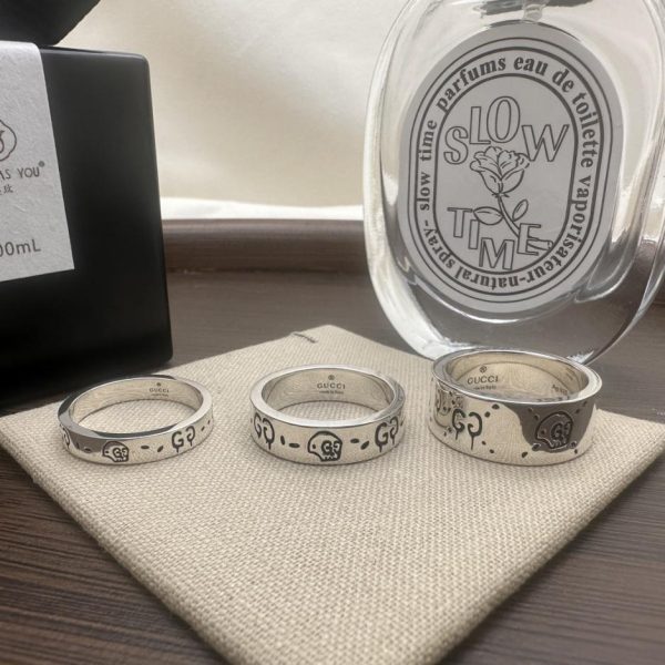 replica,repliche,fake,1:1,earrings,bracelet,ring,jewelry Anello teschio Gucci
