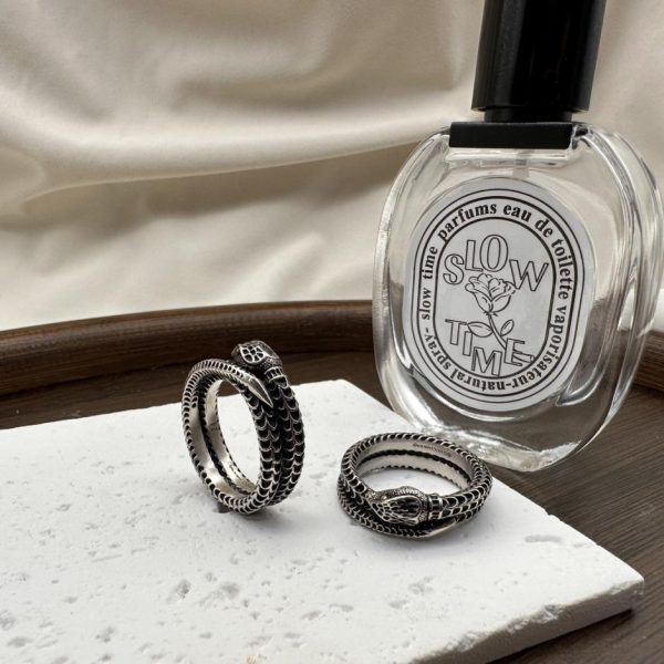 replica,repliche,fake,1:1,earrings,bracelet,ring,jewelry Anello serpente Gucci