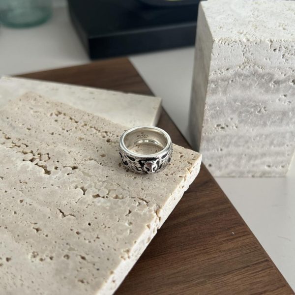 replica,repliche,fake,1:1,earrings,bracelet,ring,jewelry Anello Gucci con testa di tigre doppia G