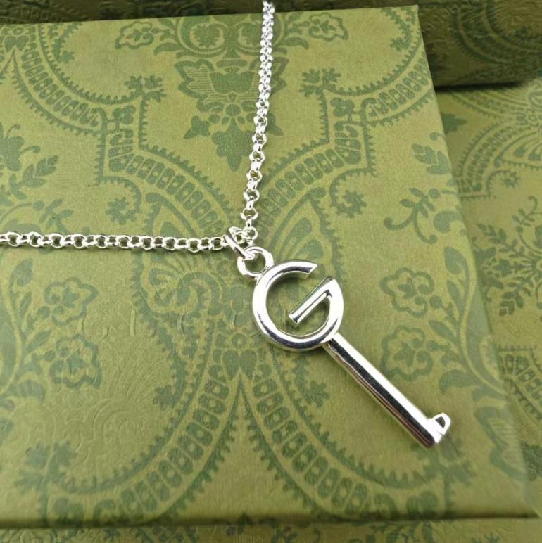 replica,repliche,fake,1:1,earrings,bracelet,ring,jewelry Collana con chiave lucida Gucci replica,repliche,fake,1:1,earrings,bracelet,ring,jewelry Collana con chiave lucida Gucci