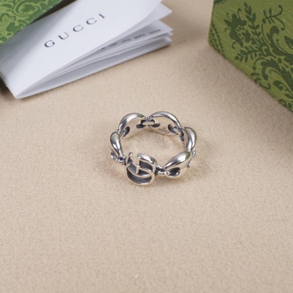 replica,repliche,fake,1:1,earrings,bracelet,ring,jewelry Anello con ancoraggio Gucci a doppia G intrecciata con naso di maiale