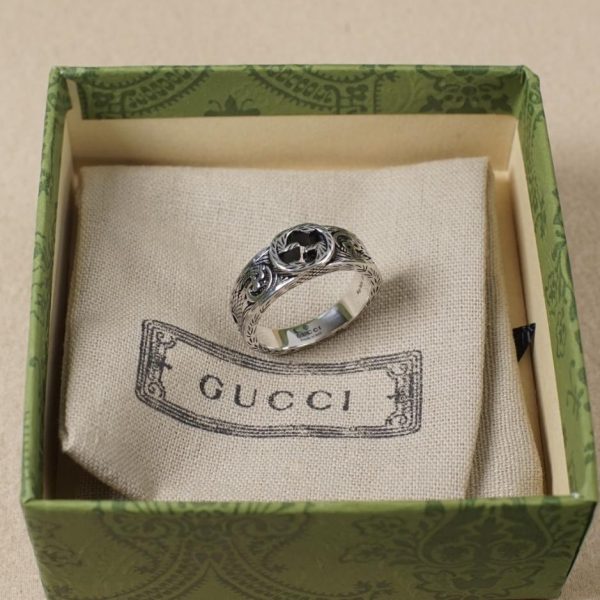 replica,repliche,fake,1:1,earrings,bracelet,ring,jewelry Anello ritagliato con doppia G incisa ad incastro Gucci
