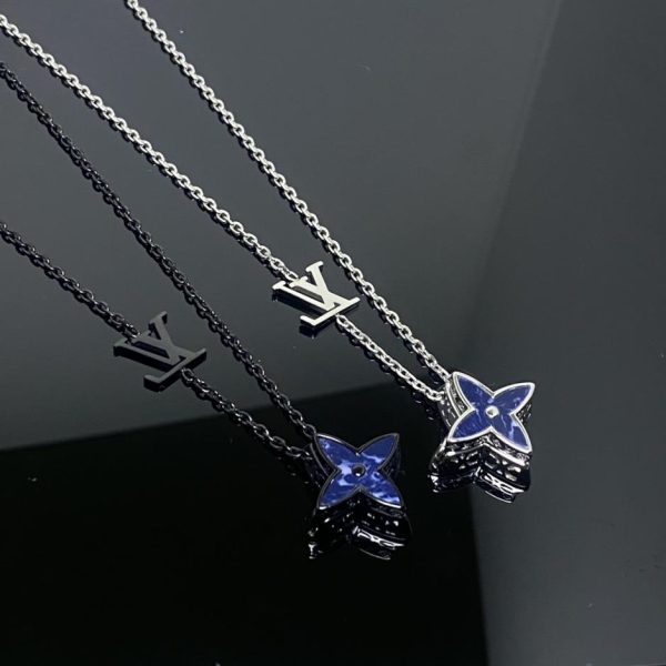 Collana LOUIS VUITTON con fiori a punta blu