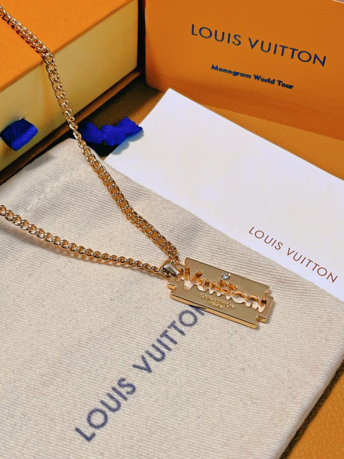 replica,repliche,fake,1:1,earrings,bracelet,ring,jewelry Collana piccola da uomo LOUIS VUITTON in lama d’oro