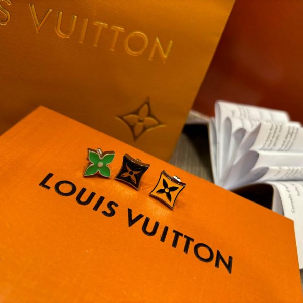 replica,repliche,fake,1:1,earrings,bracelet,ring,jewelry Set di tre pezzi di orecchini LOUIS VUITTON in acciaio inossidabile