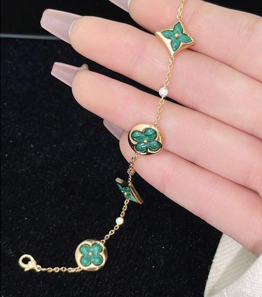 replica,repliche,fake,1:1,earrings,bracelet,ring,jewelry Bracciale LOUIS VUITTON con diamanti in malachite color fiore bb