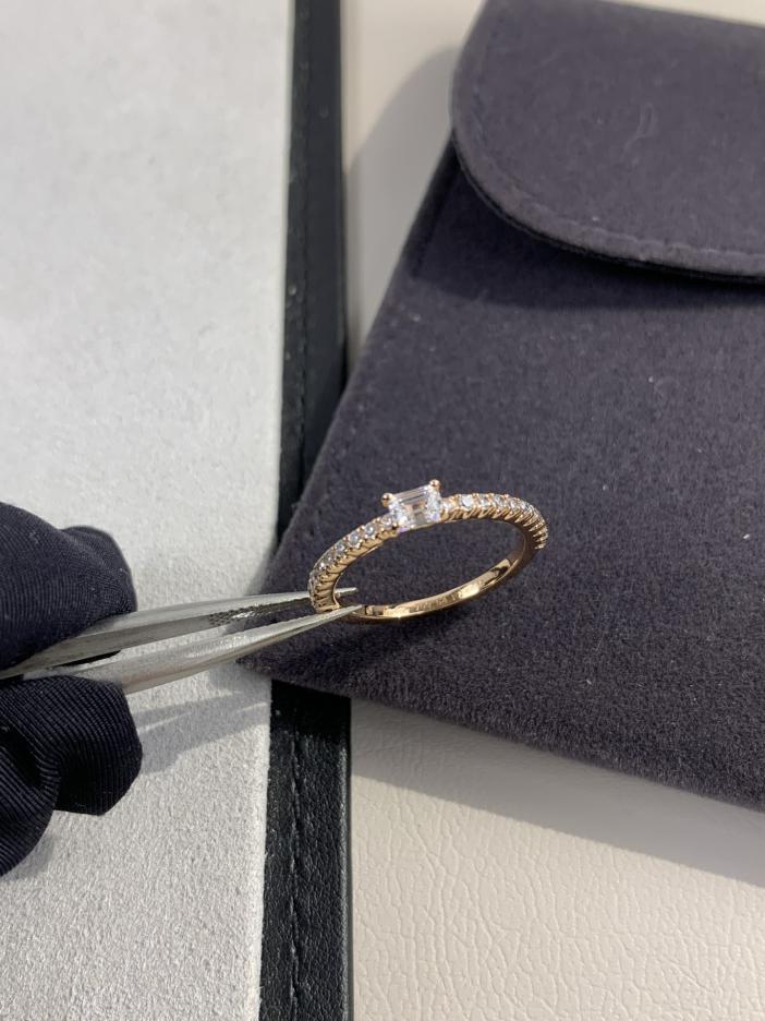 replica,repliche,fake,1:1,earrings,bracelet,ring,jewelry Anello piccolo di zucchero candito Cartier Etincellede