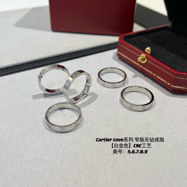 Anello stretto senza diamanti della serie Cartier Love