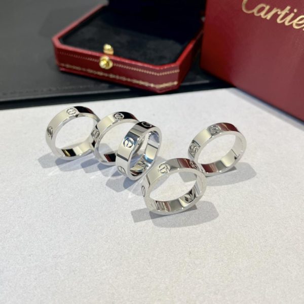 Anello ampio senza diamanti della serie Cartier Love