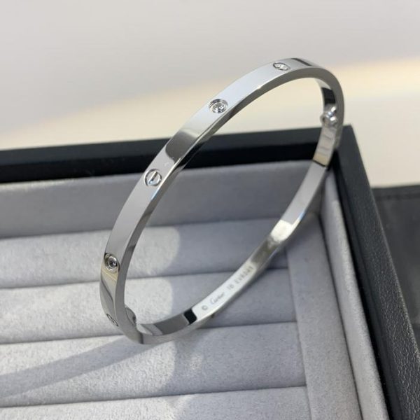 Bracciale Love di Cartier versione stretta con sei diamanti