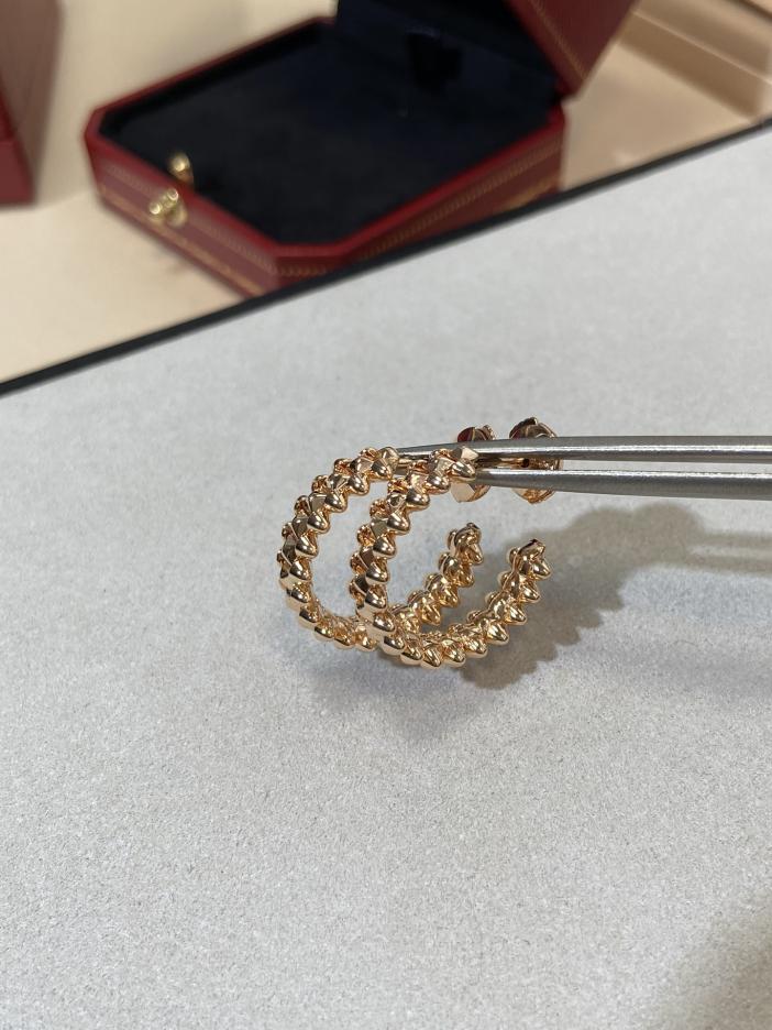 replica,repliche,fake,1:1,earrings,bracelet,ring,jewelry Orecchini con elemento rivetto Cartier