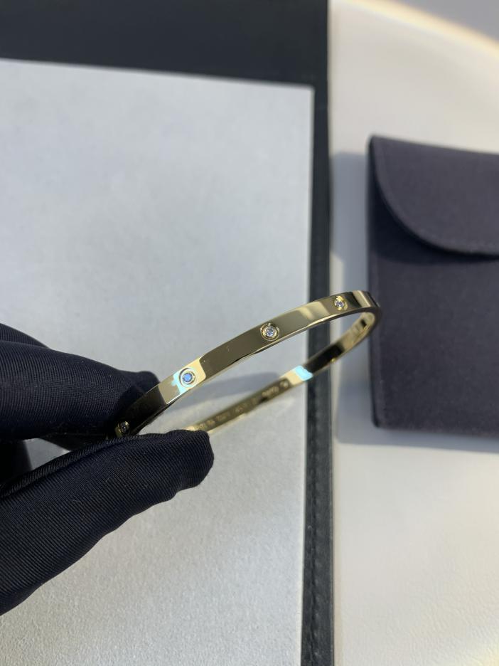 replica,repliche,fake,1:1,earrings,bracelet,ring,jewelry Bracciale Love con dieci diamanti versione stretta di Cartier replica,repliche,fake,1:1,earrings,bracelet,ring,jewelry Bracciale Love con dieci diamanti versione stretta di Cartier