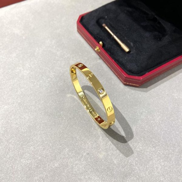 replica,repliche,fake,1:1,earrings,bracelet,ring,jewelry Bracciale largo Cartier con quattro diamanti