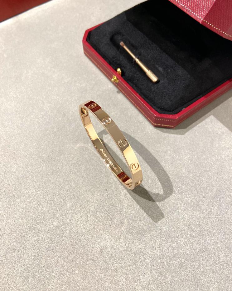replica,repliche,fake,1:1,earrings,bracelet,ring,jewelry Bracciale largo Cartier senza diamanti replica,repliche,fake,1:1,earrings,bracelet,ring,jewelry Bracciale largo Cartier senza diamanti