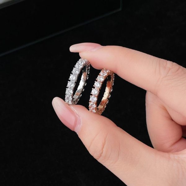 replica,repliche,fake,1:1,earrings,bracelet,ring,jewelry Anello con diamanti Cartier
