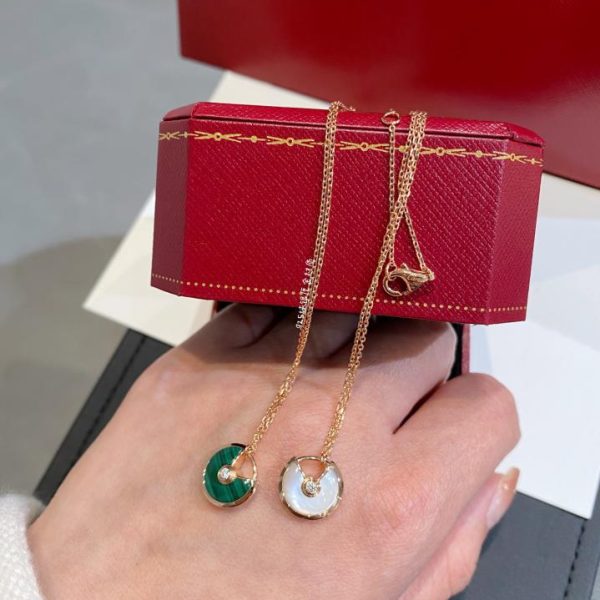 replica,repliche,fake,1:1,earrings,bracelet,ring,jewelry Collana con amuleto classico di Cartie