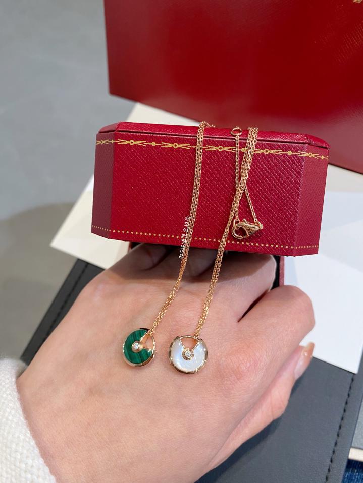 replica,repliche,fake,1:1,earrings,bracelet,ring,jewelry Collana con amuleto classico di Cartie replica,repliche,fake,1:1,earrings,bracelet,ring,jewelry Collana con amuleto classico di Cartie