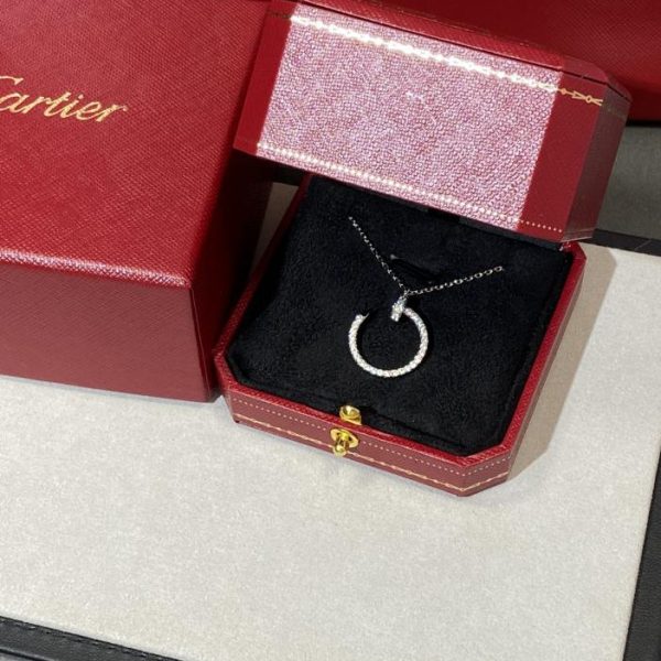 replica,repliche,fake,1:1,earrings,bracelet,ring,jewelry Collana con borchia piena di diamanti Cartier