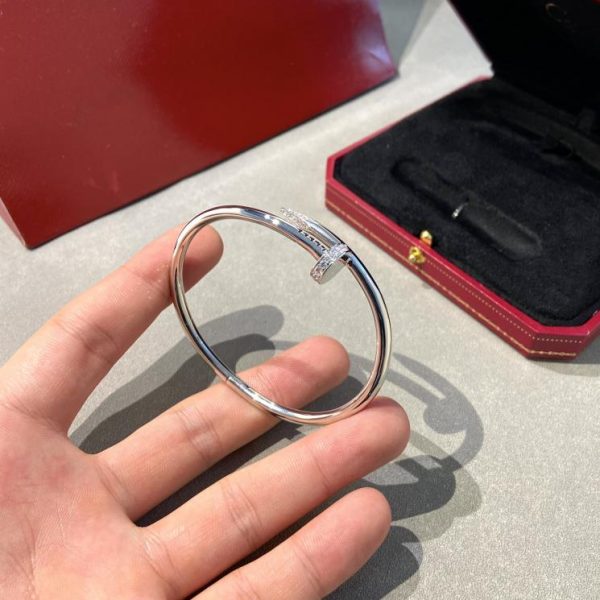 replica,repliche,fake,1:1,earrings,bracelet,ring,jewelry Bracciale con chiodi di diamanti con testa e coda di Cartier