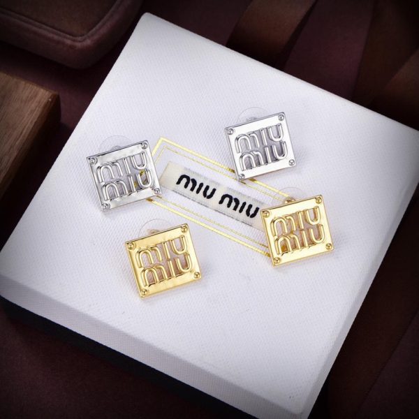 Bracciale con collana in metallo con lettera Miu Miu