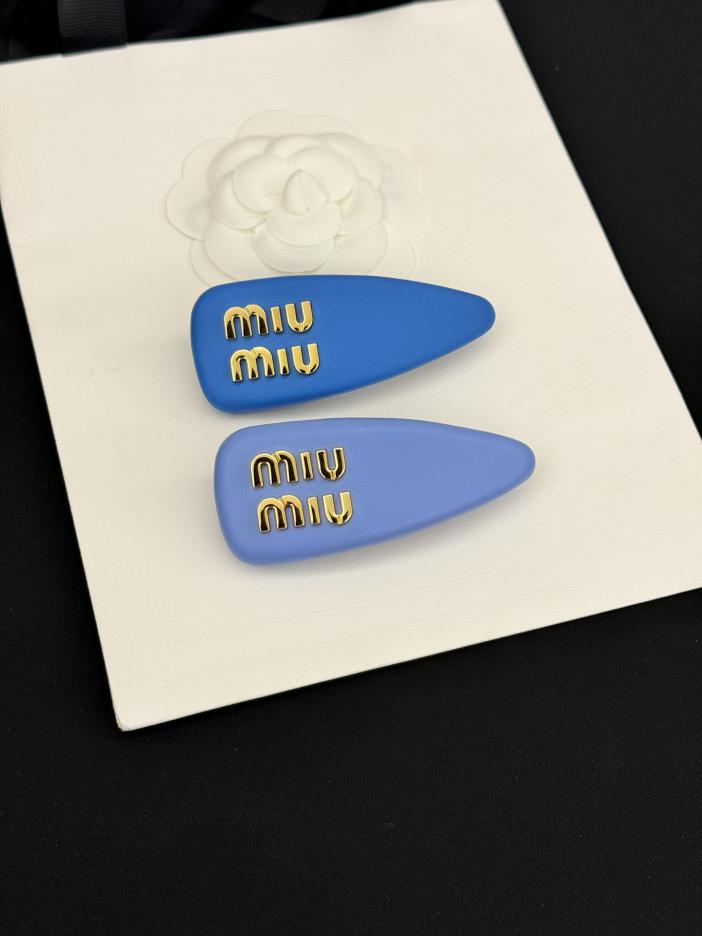 replica,repliche,fake,1:1,earrings,bracelet,ring,jewelry Fermaglio per capelli a forma di caramella Miu Miu replica,repliche,fake,1:1,earrings,bracelet,ring,jewelry Fermaglio per capelli a forma di caramella Miu Miu