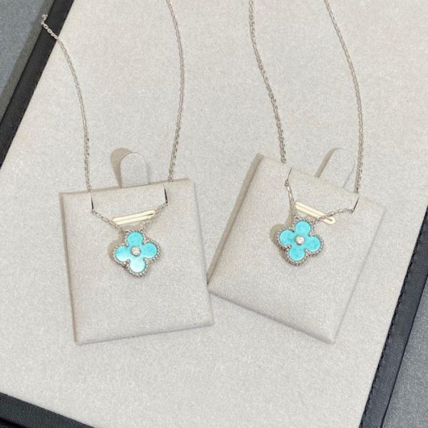 [Versione top] Collana quadrifoglio in ceramica con diamanti di Van Cleef & Arpels