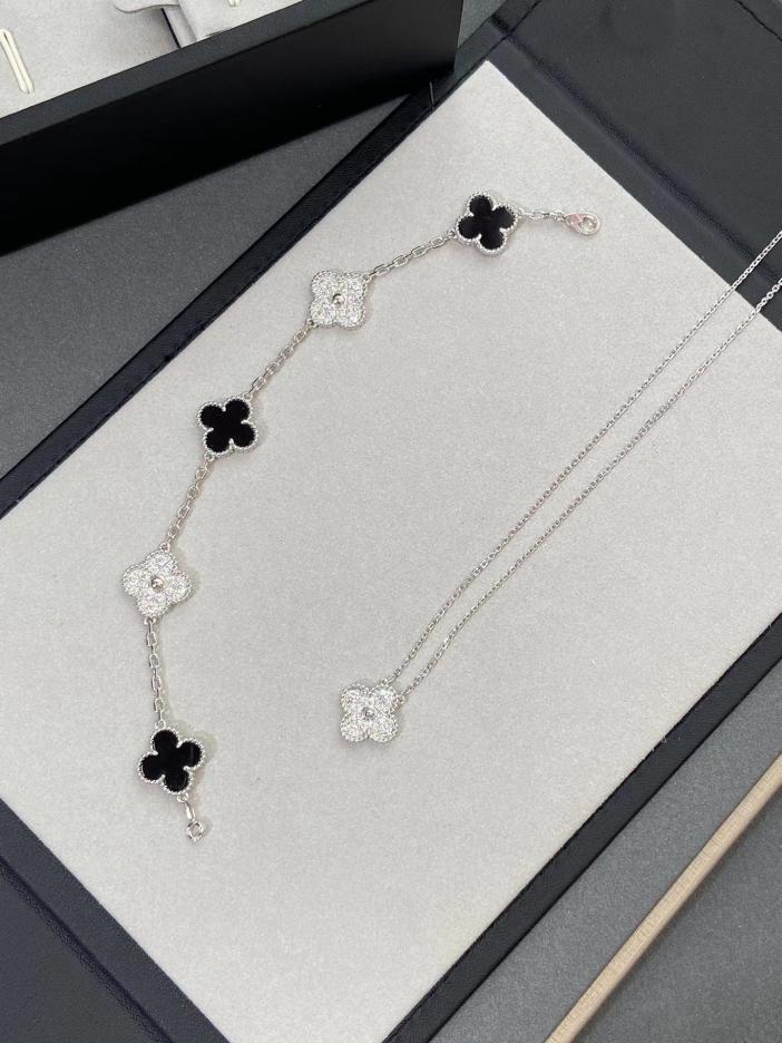 replica,repliche,fake,1:1,earrings,bracelet,ring,jewelry [Versione Premium] Bracciale e collana a cinque fiori di calcedonio nero con diamanti di Van Cleef & Arpels