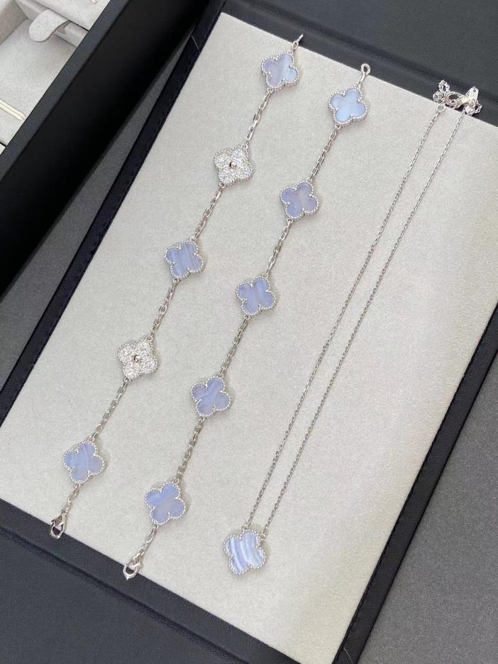 replica,repliche,fake,1:1,earrings,bracelet,ring,jewelry [Versione top] Bracciale Van Cleef & Arpels a cinque fiori in oro bianco con calcedonio viola naturale