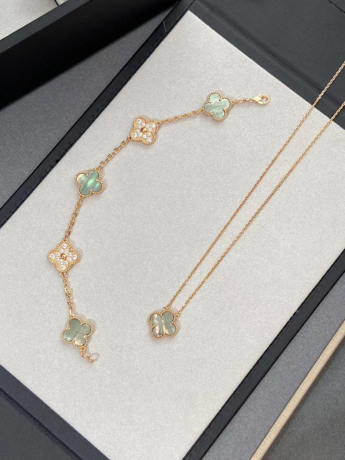 replica,repliche,fake,1:1,earrings,bracelet,ring,jewelry [Versione Top] Bracciale a cinque fiori e collana a fiore singolo di Van Cleef & Arpels Grey Fritillary
