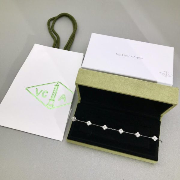 replica,repliche,fake,1:1,earrings,bracelet,ring,jewelry [Versione top] Mini braccialetto a sei fiori di Van Cleef & Arpels vca con diamanti pieni!