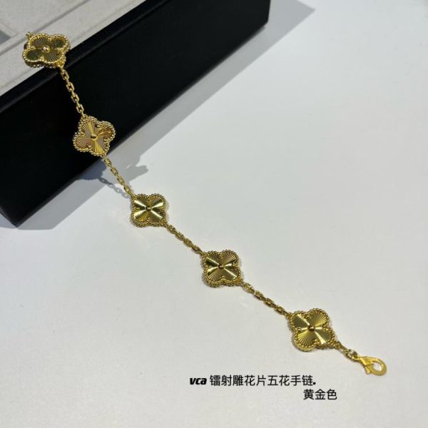 replica,repliche,fake,1:1,earrings,bracelet,ring,jewelry [Versione top] Bracciale Van Cleef & Arpels vca a cinque fiori incisi al laser