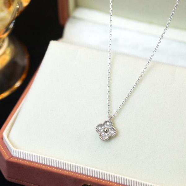 replica,repliche,fake,1:1,earrings,bracelet,ring,jewelry [Versione top] Collana di diamanti con mini quadrifoglio e fiore singolo di Van Cleef & Arpels