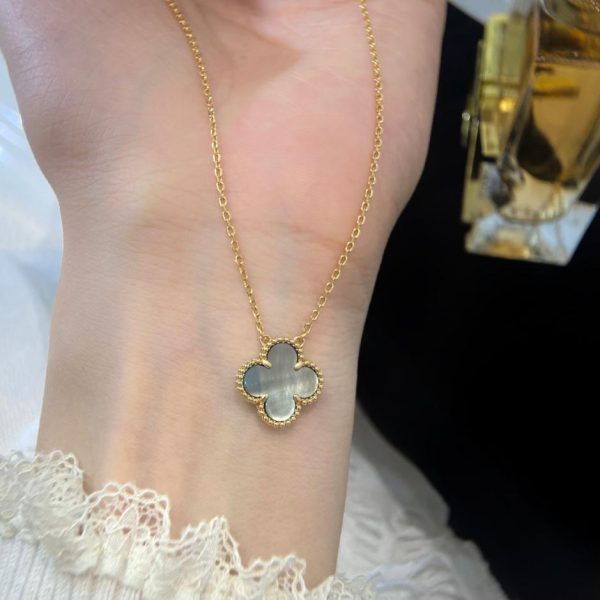 replica,repliche,fake,1:1,earrings,bracelet,ring,jewelry [Versione top] Collana classica di Van Cleef & Arpels con fiore singolo e quadrifoglio