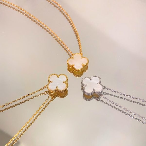 replica,repliche,fake,1:1,earrings,bracelet,ring,jewelry [Versione top] Collana classica di Van Cleef & Arpels con fiore singolo e quadrifoglio