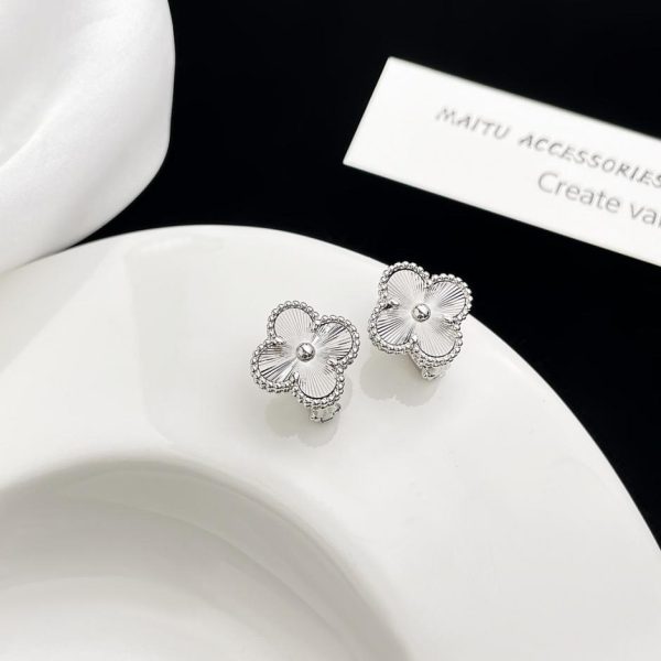 replica,repliche,fake,1:1,earrings,bracelet,ring,jewelry [Versione top] Orecchini medi con quadrifoglio di Van Cleef & Arpels