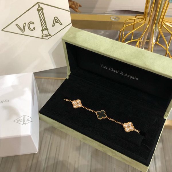 replica,repliche,fake,1:1,earrings,bracelet,ring,jewelry [Edizione Top] Bracciale con diamanti e conchiglia grigia per l’anniversario di Van Cleef & Arpels