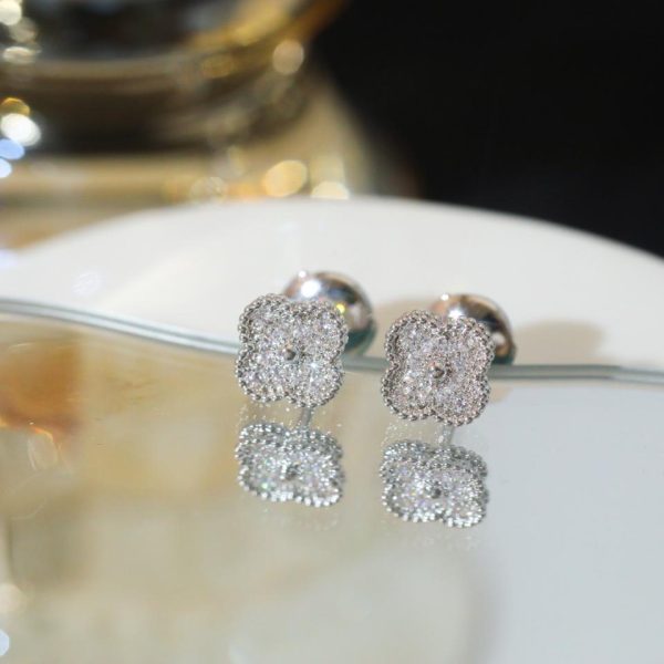 replica,repliche,fake,1:1,earrings,bracelet,ring,jewelry [Versione top] Mini orecchini quadrifoglio di Van Cleef & Arpels con diamanti pieni