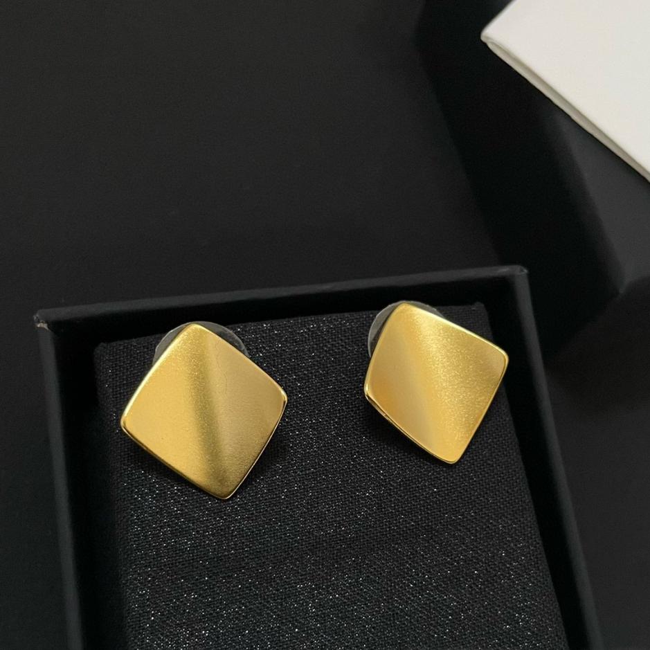 replica,repliche,fake,1:1,earrings,bracelet,ring,jewelry FENDI【Orecchini piccoli rombi】