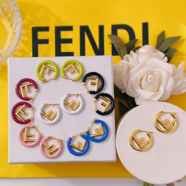 Orecchini pendenti colorati con lettere FENDIF
