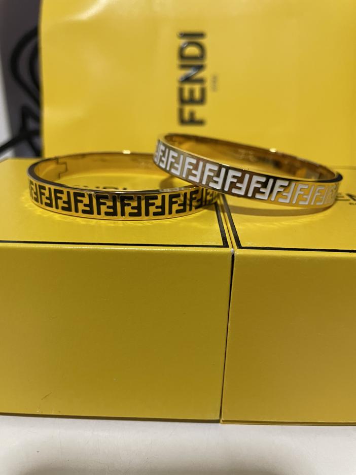 replica,repliche,fake,1:1,earrings,bracelet,ring,jewelry Bracciale Fendi