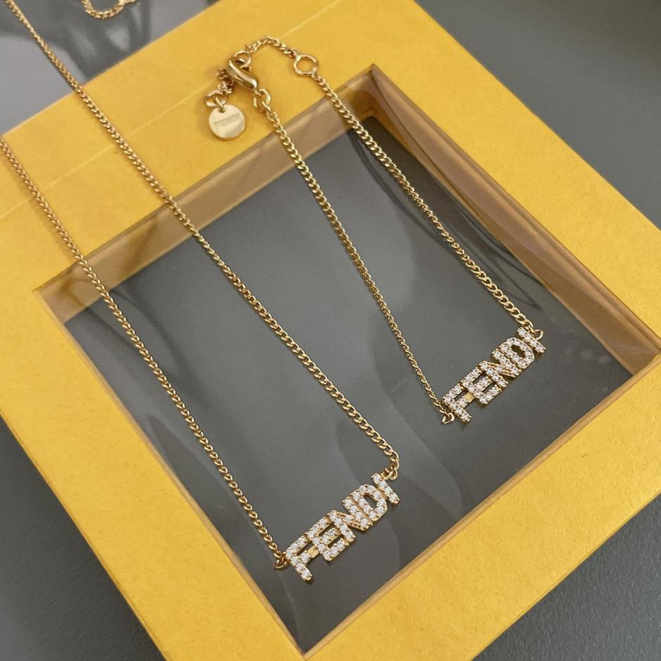 replica,repliche,fake,1:1,earrings,bracelet,ring,jewelry Collana/bracciale con lettera Fendi FD