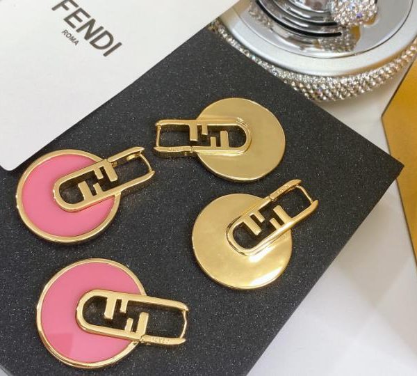 Orecchini Fendi con lettera F