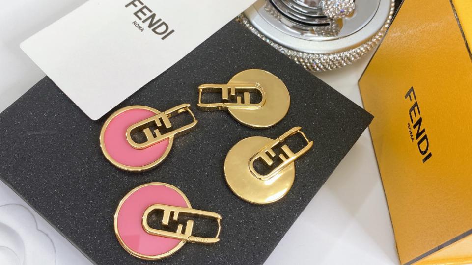 replica,repliche,fake,1:1,earrings,bracelet,ring,jewelry Orecchini Fendi con lettera F