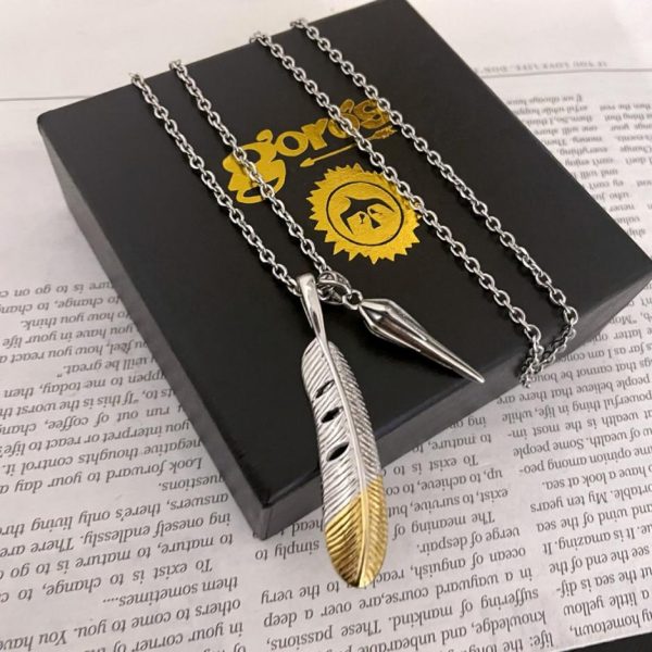 replica,repliche,fake,1:1,earrings,bracelet,ring,jewelry [Versione top] Collana con doppio pendente in piuma Goro Takahashi di Goro