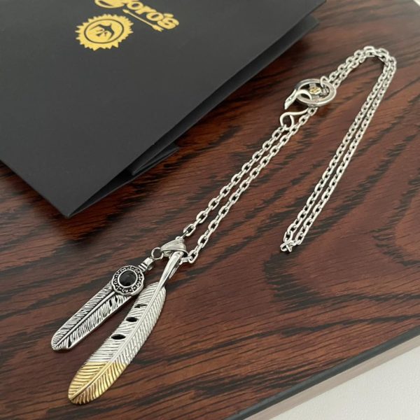 replica,repliche,fake,1:1,earrings,bracelet,ring,jewelry [Versione top] Collana con lettera in bambù con doppio pendente in piuma Goro Takahashi di Goro