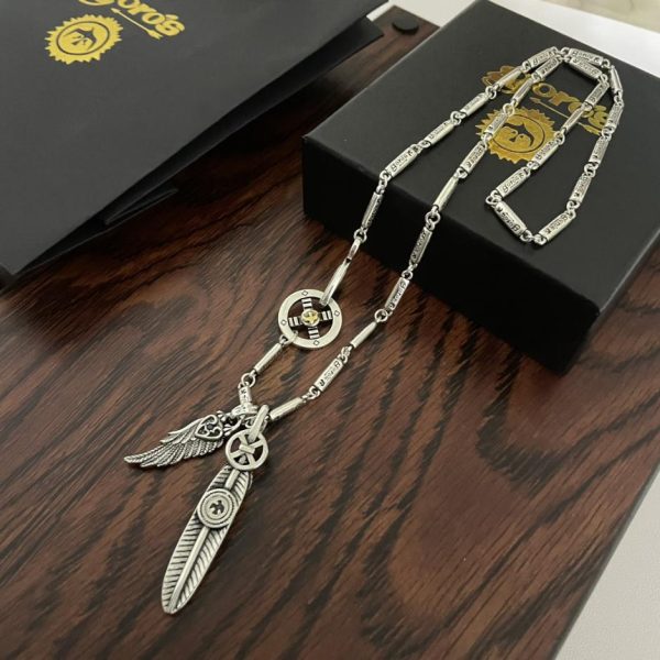 replica,repliche,fake,1:1,earrings,bracelet,ring,jewelry [Versione top] Collana con lettera in bambù con doppio pendente in piuma Goro Takahashi di Goro