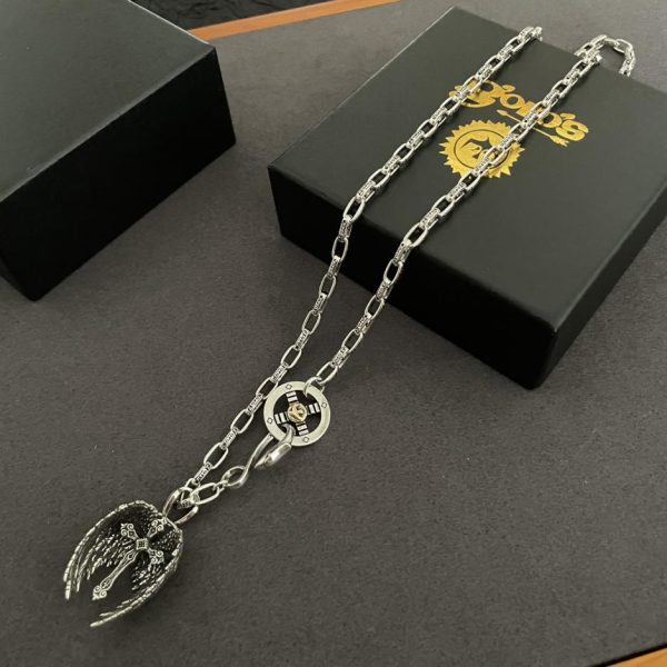 replica,repliche,fake,1:1,earrings,bracelet,ring,jewelry [Versione top] Collana con lettera classica Takahashi con ciondolo in piuma d’angelo Goro Takahashi di goro