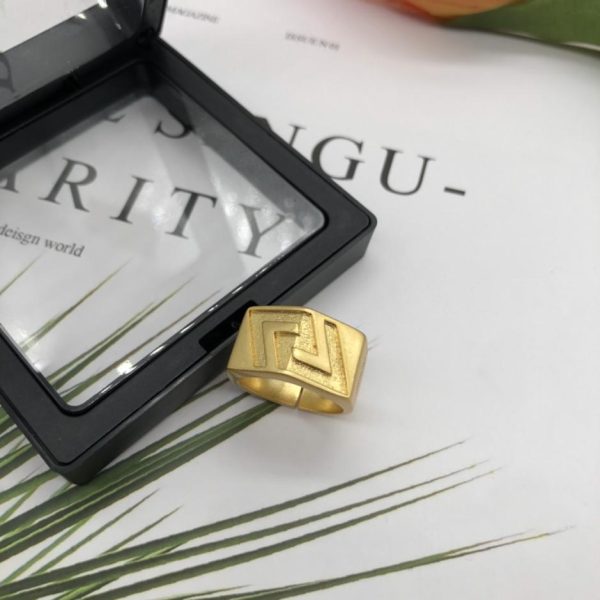 replica,repliche,fake,1:1,earrings,bracelet,ring,jewelry Anello Versace
